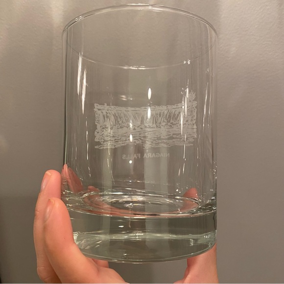 Niagara Falls Rocks Glass - Picture 4 of 4